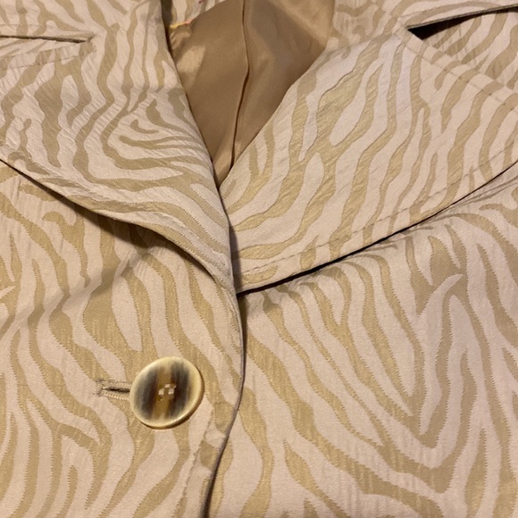 Washable light weight lined trench - Picture 5 of 11